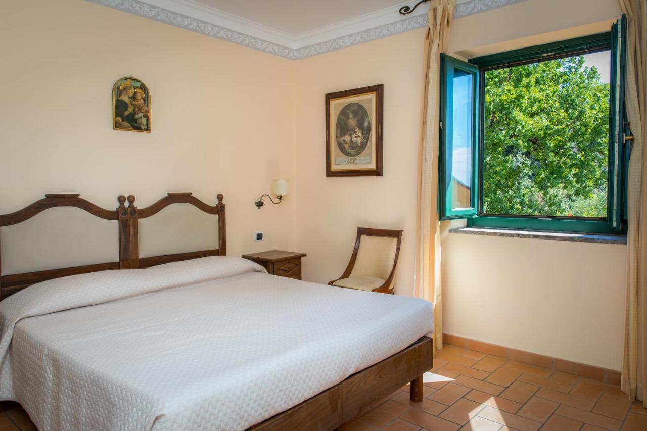 Hotel Villa Delle Meraviglie มาราเตอา ภายนอก รูปภาพ